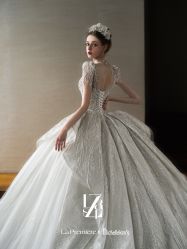 -Renee芮亦婚纱(原丽莎)