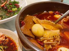 精品毛血旺-孔雀云贵川·融合菜(长宁来福士店)