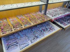 -优医视平价眼镜蔡司依视路折扣工厂店(德胜门店)