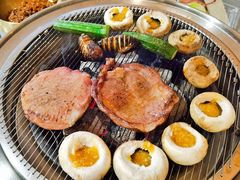 -围炉肉舍•炭烤活鳗•丹东海鲜烤肉(步行街店)