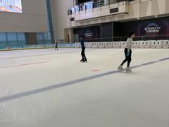 -冰纷万象滑冰场(二七万象城店)