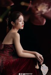 -莫兰迪婚纱摄影