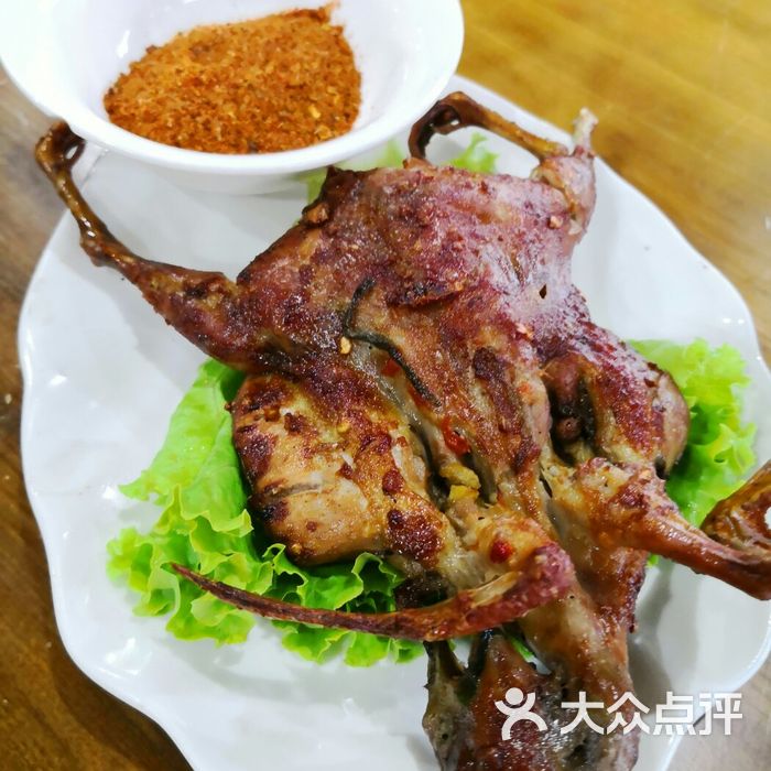 瑞丽蔓顺茉傣族农家乐山官牛头(师傅说制作过程需要3天才能成型,我很