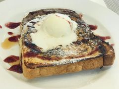 -Cha Cha's Beach Cafe