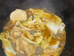 -鲁员外地锅鸡地锅鱼(古墩路店)