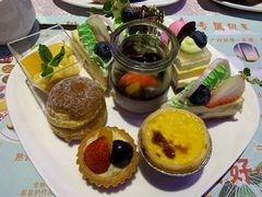 -亚洲国际大酒店·云顶阁旋转自助餐厅