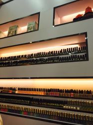 -美斯洛美甲美睫连锁店