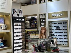 -美式眼镜·授权蔡司.依视路.尼康.豪雅.明月(人民广场店)