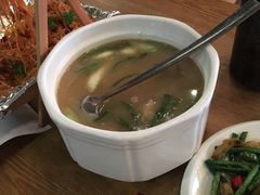 酸汤猪脚-千寻音乐餐厅