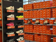 -NIKE 换季优惠店(上海青浦奥特莱斯)