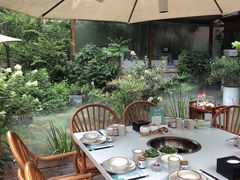 -墨居上隐·院子里火锅(峨眉店)