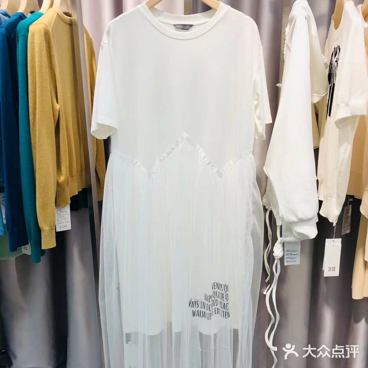 价格却是工厂价格！均价在两三百吧，反正真的特别良心