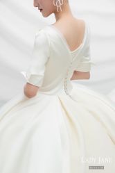 -Lady  Jane高端婚纱礼服馆
