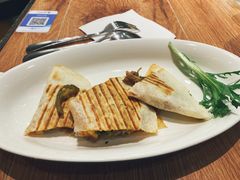 -玛格萝妮(汇智国际商业中心店)