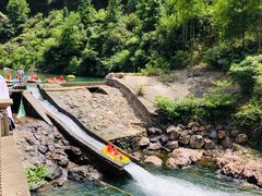 -安吉龙王山峡谷漂流