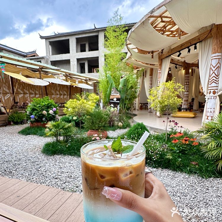 在丽江，真的有被束河古镇这家咖啡店惊艳到