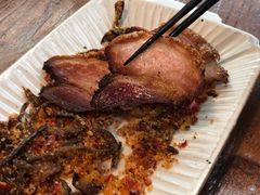 烤脆皮（土）猪肉-中8楼风尚云南菜(颐堤港店)