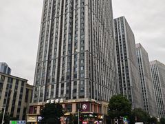 -肥肥虾庄·金牌油焖大虾(汉街SKP店)