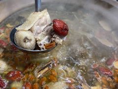 炭炉果鸡煲-威邵鸡煲(西华路总店)