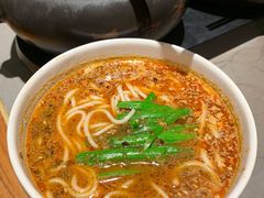 小锅米线-云海肴·汽锅鸡·云南菜(高德置地店)