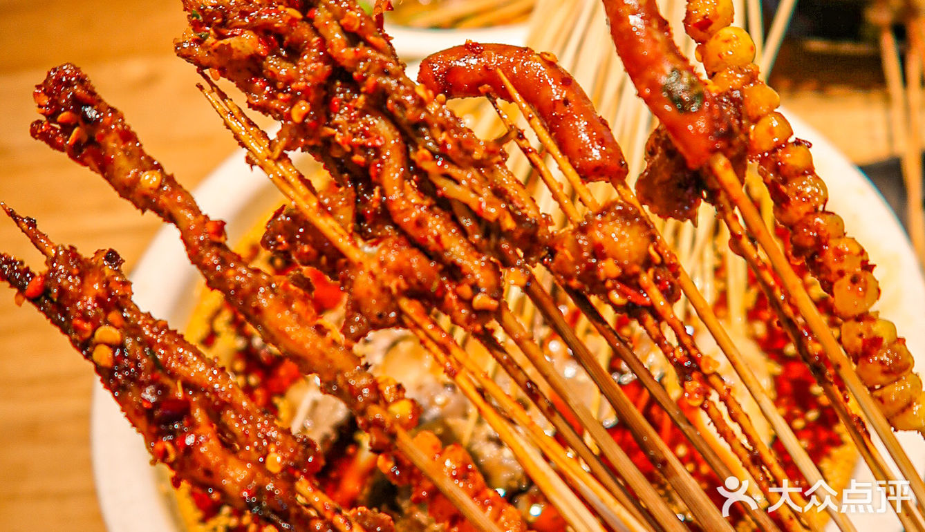 重庆最便宜的钵钵鸡！0.7元一串！人均20+ 