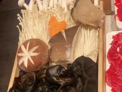 菌菇拼盘-牛村来人潮汕牛肉火锅(西单店)