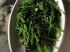 -蔼若春.传承三十年云南菜(金碧公园店)