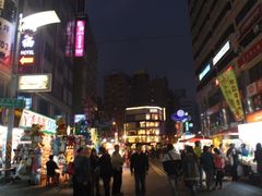 -六合夜市