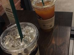 -星巴克(上海虹桥新天地二店)