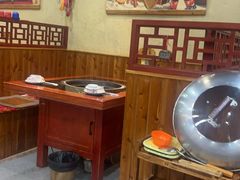 -袁小二大东北铁锅炖(吉祥村总部)