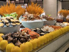 -广州万富希尔顿酒店·感趣自助餐厅·金秋蟹宴生蚝海鲜刺身