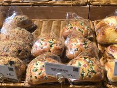 -顶东面包花园·生日蛋糕(世博店)
