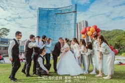 -现代经典婚纱摄影