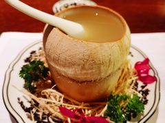 椰皇花胶响螺炖鸡汤-夏苑(新加坡丽思卡尔顿美年酒店)