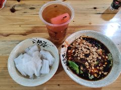 -余庆小吃(小吃一条街店)