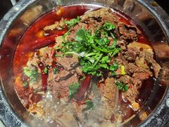 -大众跷脚牛肉馆·非遗传承单位(峨眉山店)