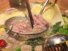 -左庭右院鲜牛肉火锅(金山万达店)