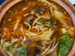 小锅红烧牛肉米线-云南李记罐罐米线饵丝小吃(汉中门金鹰店)