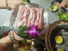 -围炉肉舍•炭烤活鳗•丹东海鲜烤肉(步行街店)