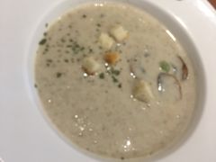 奶香浓浓蘑菇汤-拉亚汉堡经典餐厅(商城路店)