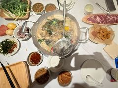 -左庭右院鲜牛肉火锅(七宝领展广场店)