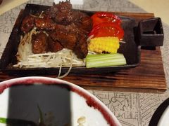 -穹六人间 people 6(岳阳路店)