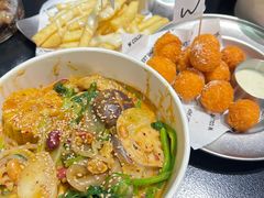 -W COLLECTIVE  DESSERT SHOP