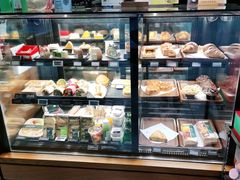 面包甜点陈列柜-星巴克(成都机场T2店)