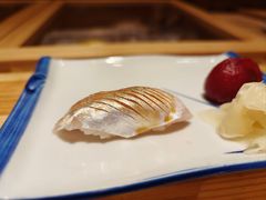 白竹荚鱼手握寿司-镹·鱼料理  国产鱼使用店