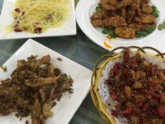 -天天向上素食餐厅(五台山店)