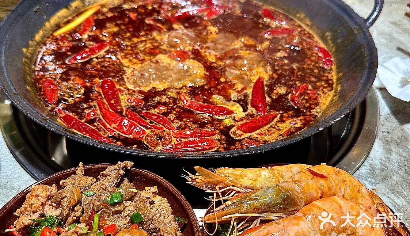 大家都很有序的排队过称 现切肉肉太新鲜了，吃的放心