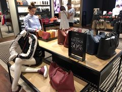 -伯肯黑德角名品折扣购物中心