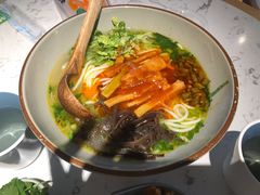 苗家酸笋面-百春原湖南牛肉粉(百联世纪店)