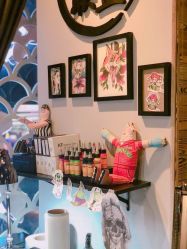 点击看大图 温馨,墙壁上是焕焕自己的作品,都很喜欢~-飛凡TATTOO纹身•原创